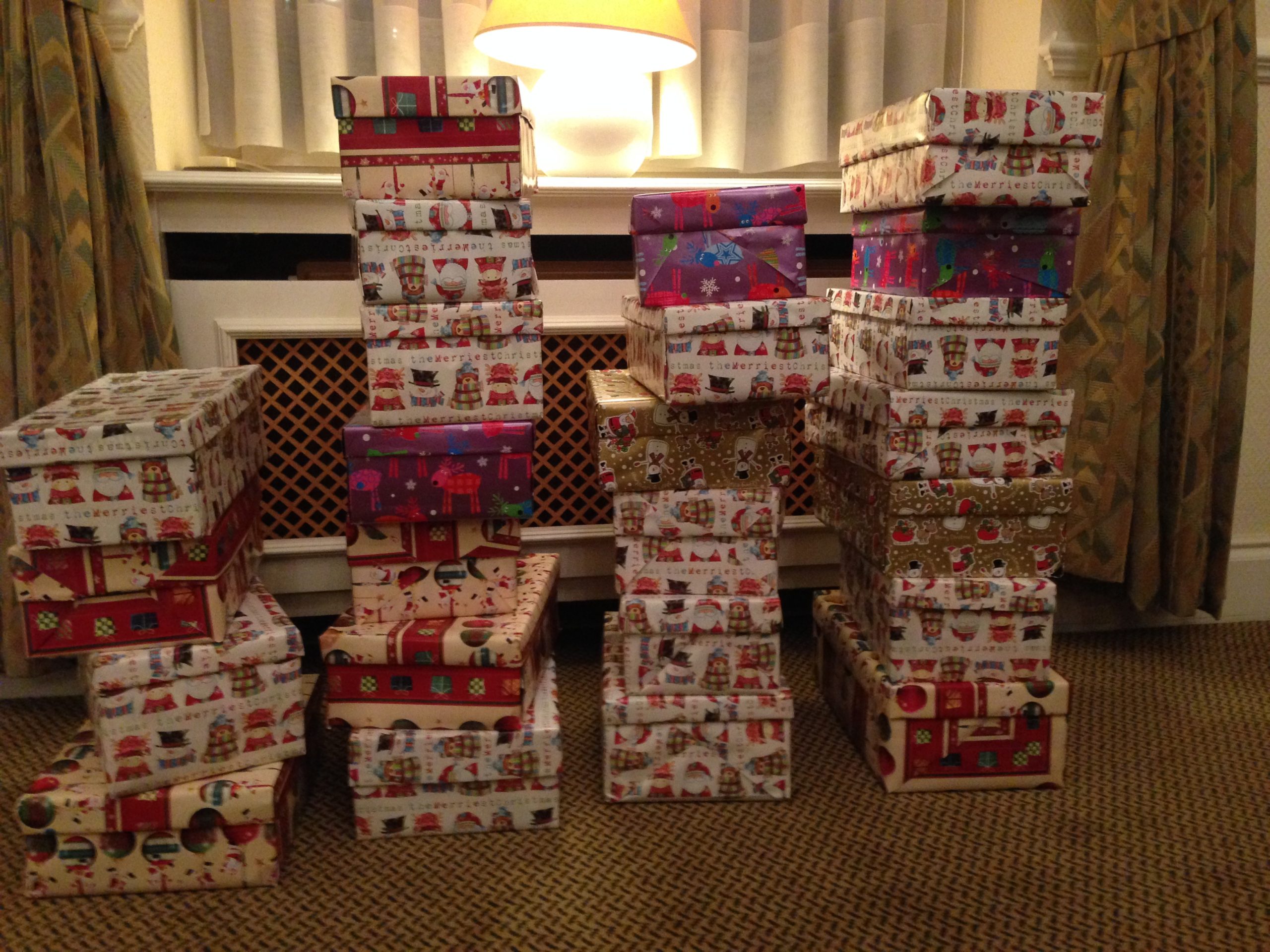 Image for Annual shoe box wrapping for Femmes Contemporaines
